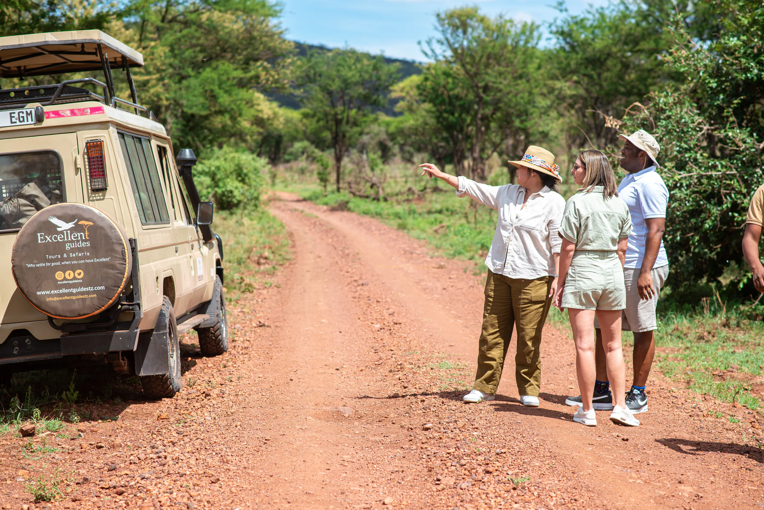 Excellent Guides guests sharing a private safari moment